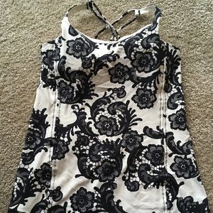 Lululemon Free to Be Tank Size 8 Floral Lace Black